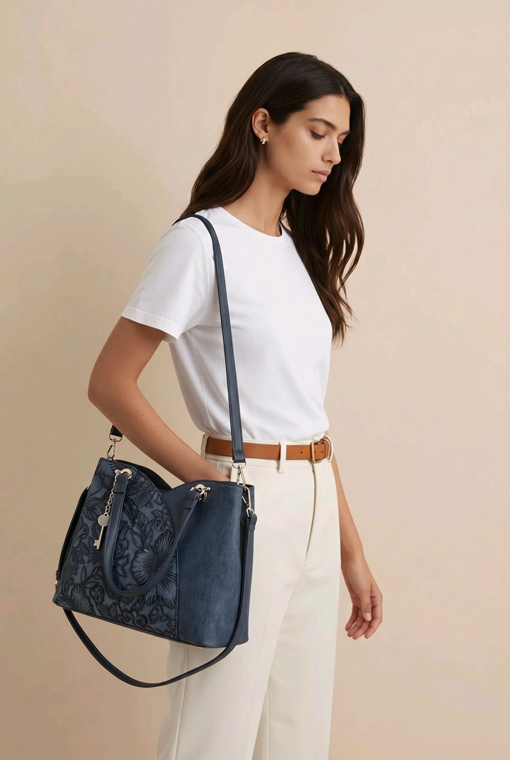 JE0623 Top zip tote w/3 compartments and extra crossbody strap