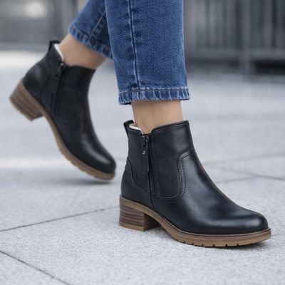 GWEN-2 Short ladies inside zip entry boot w/outside zipper detail and fur lining