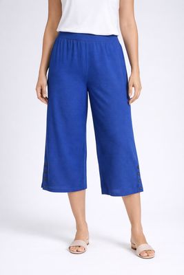 AM665 Wide leg capri pant with pockets and button detail bottom