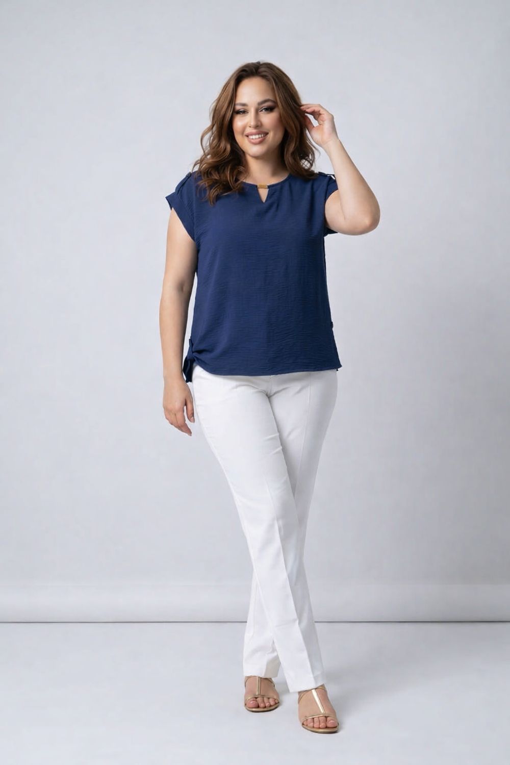 NL-84241 Solid blouse with gold detail on neck and adjustable length bottom