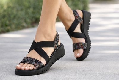 2267285 Platform sandal with stretch and back strap
