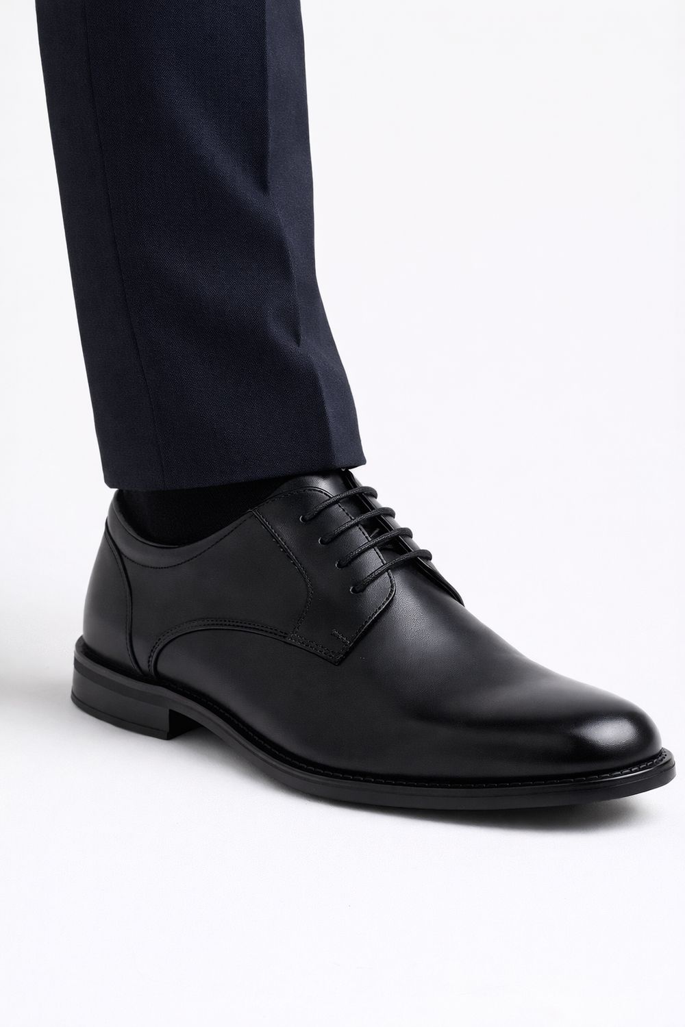 2263811 Lace up men's dress shoe