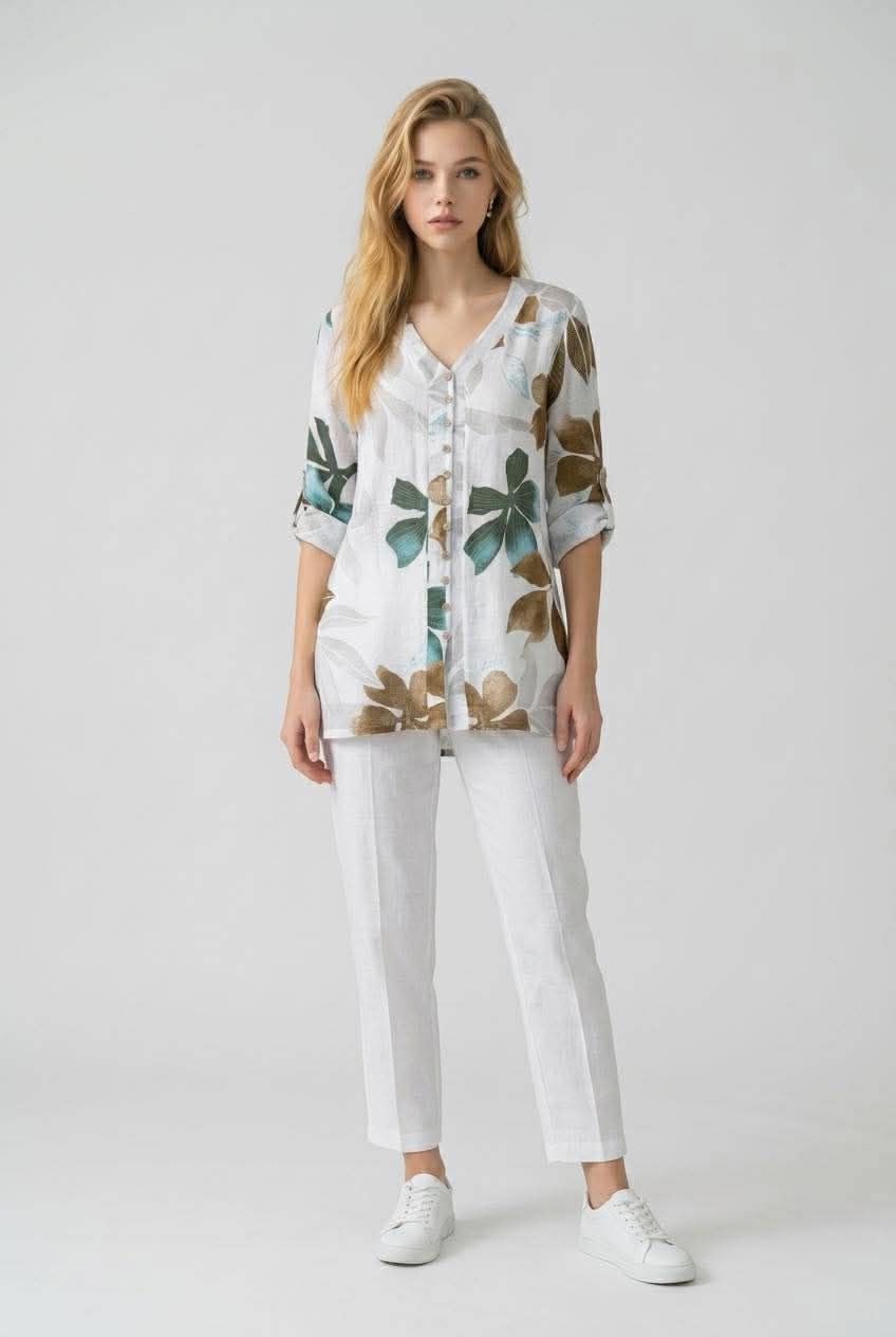 46915 Printed v neck 3/4 sleeve top with button front detail