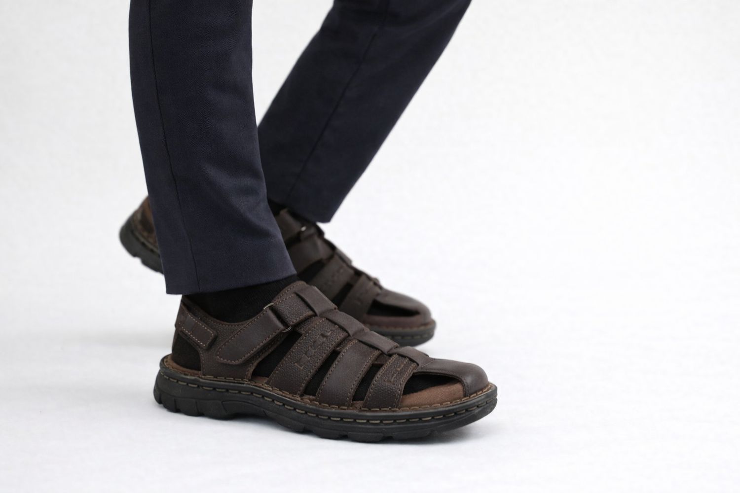 2263813 Men's leather multi strap sandal with velcro