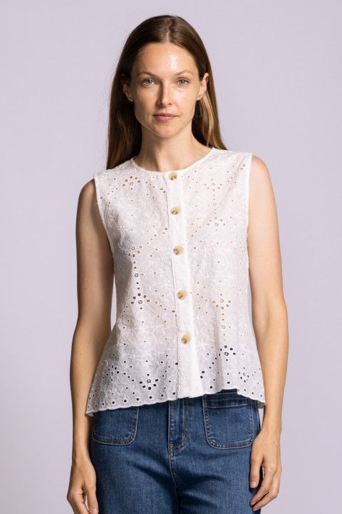TO-30878W Sleeveless eyelet button blouse
