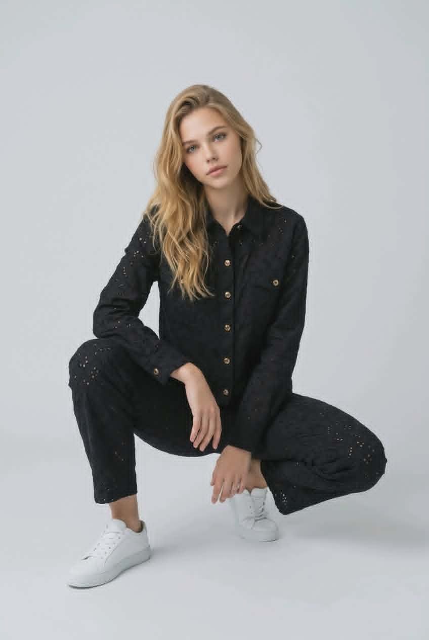 1945 Long sleeve 100% cotton eyelet button light jacket