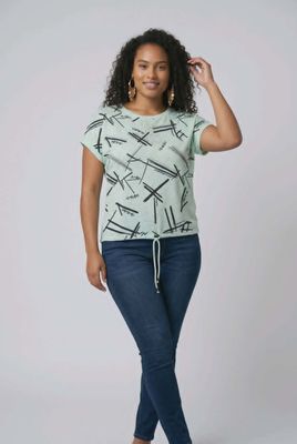 95269# Short sleeve top w/rhinestones and drawstring