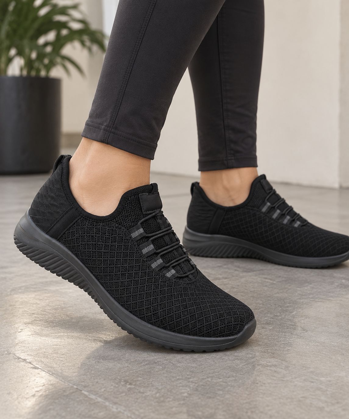 2265176 Slip on ladies closed shoe