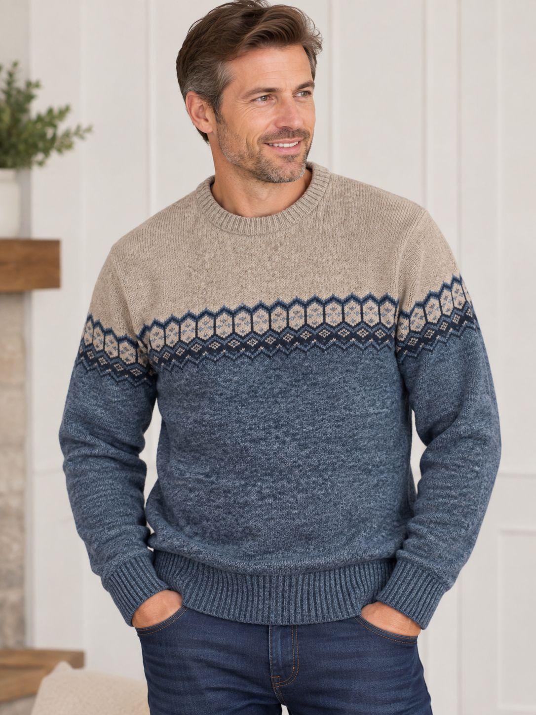 7768635 Crew neck pattern polar sweater