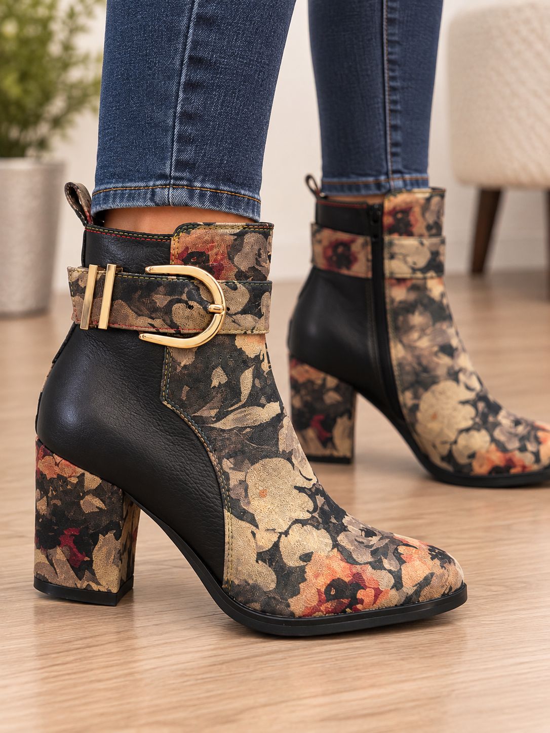 LVG-8 Floral print short boot w/side buckle detail zip entry