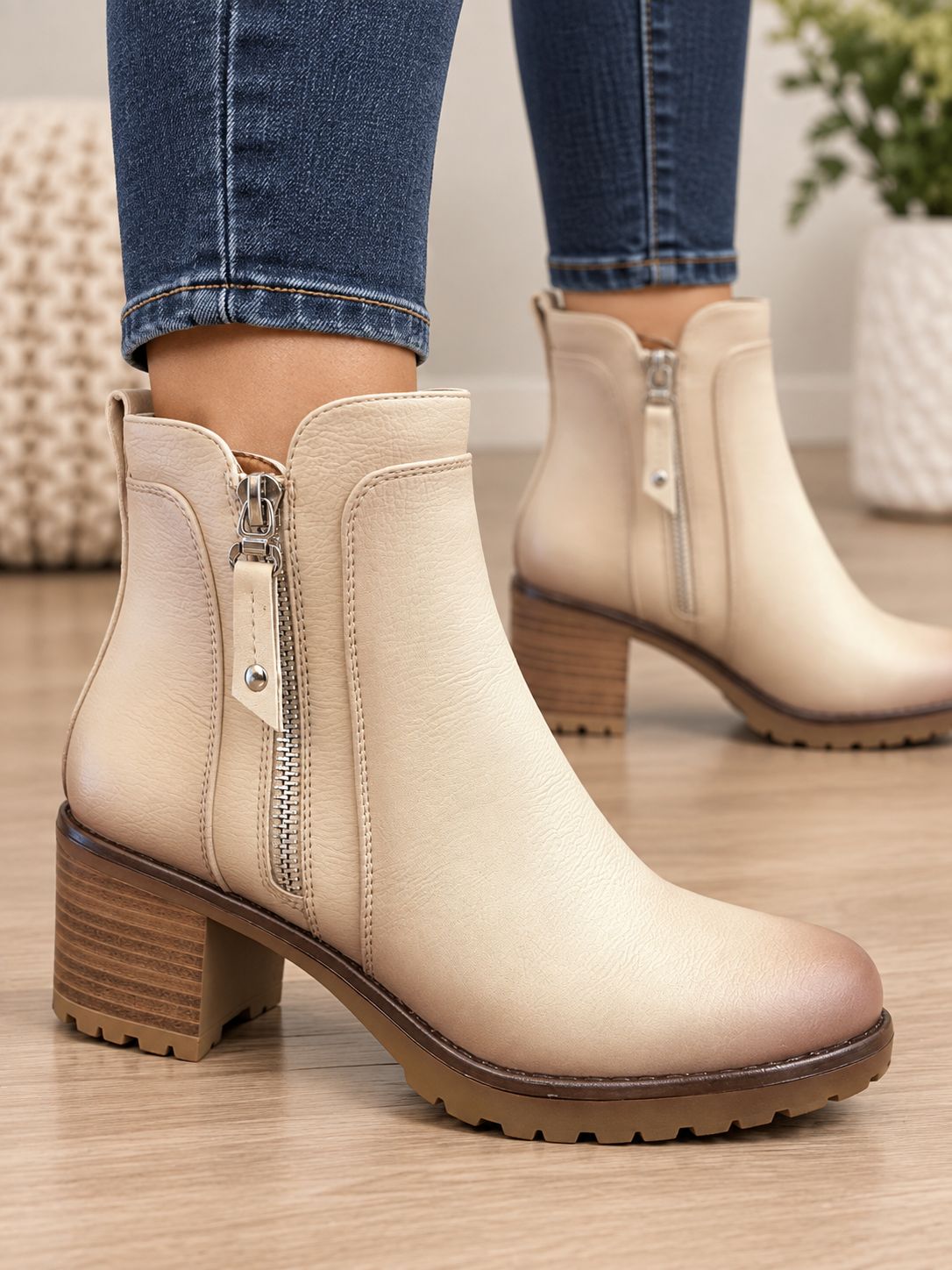 XYI-13 Short boot w/inside zip entry and zide outside zip detail