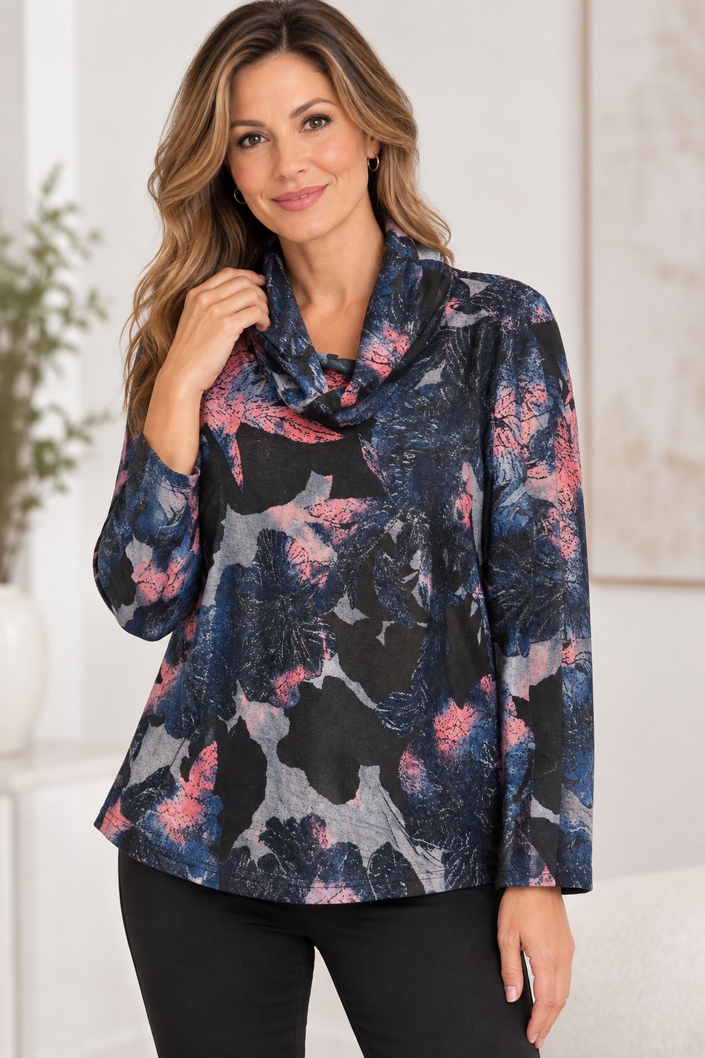 AM890 Cowl neck printed pullover top