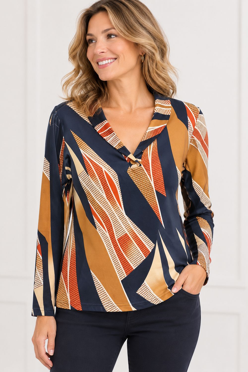 NL-84556 Long sleeve printed low V neck top