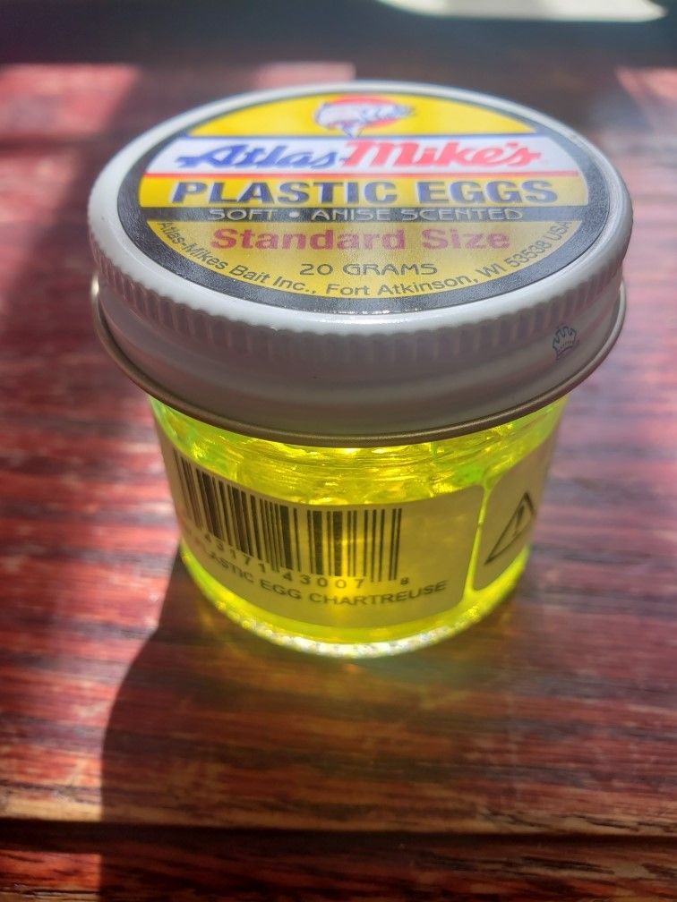 ATLAS PLASTIC EGGS, Color: CHARTREUSE
