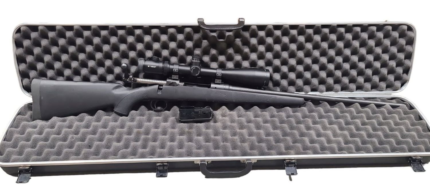 CONSIGN SAV 111 300WIN SYN BOLT W/ VOR VIPER 6-24X50 &amp; 1.5 BOX OF AMMO &amp; HARD GUN CASE