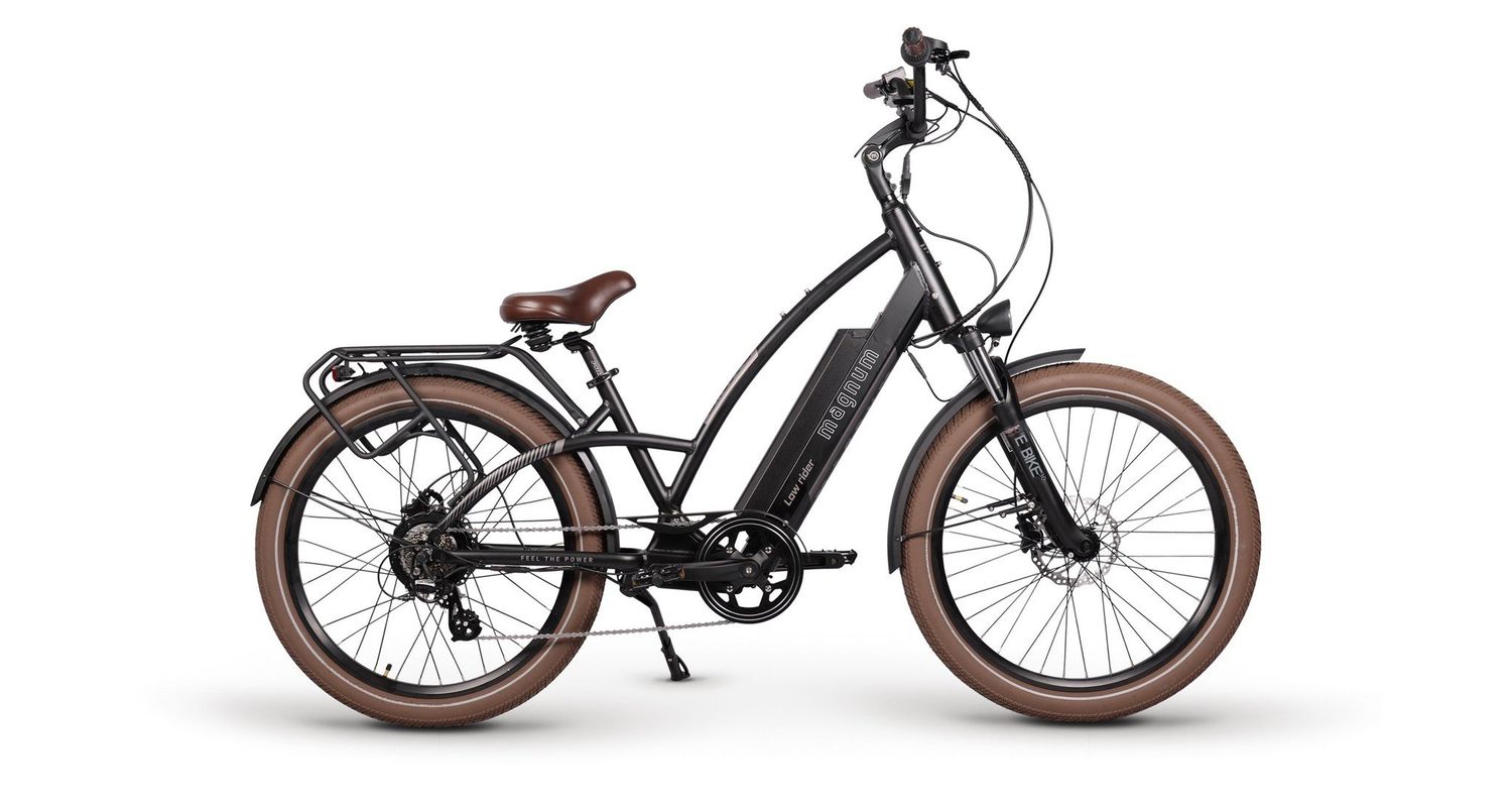 Magnum Low Rider 2.0, Color: Black with Gunmetal Accents