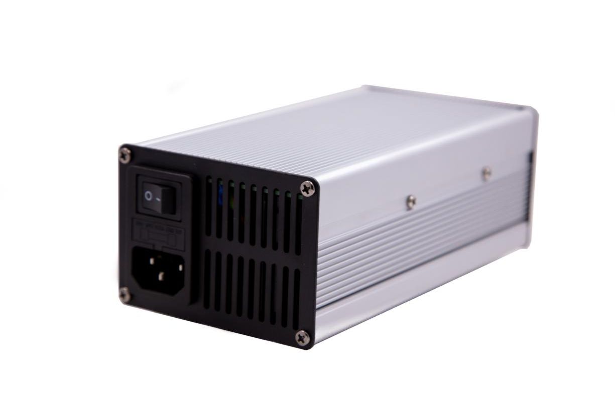 Bakcou 5amp Charger