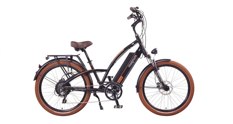 Magnum Low rider 1.0 Black with Gunmetal Accents