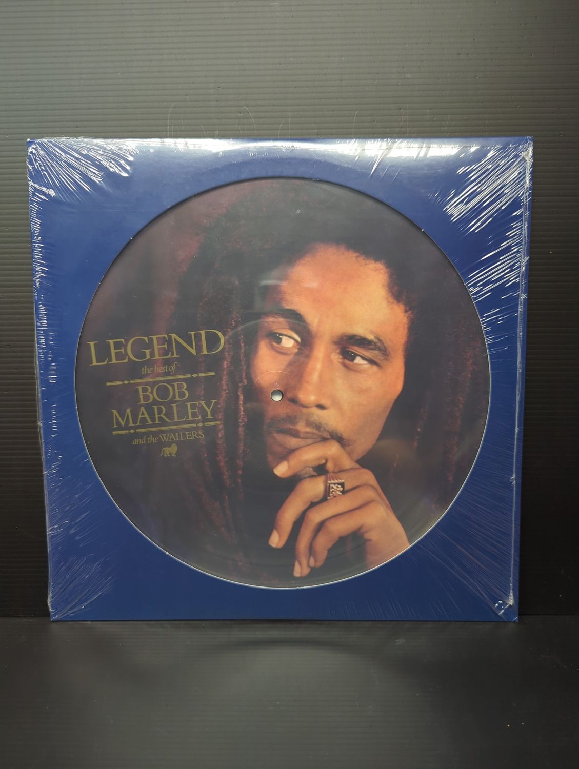 VINYL RECORD. BOB MARLEY LEGEND
