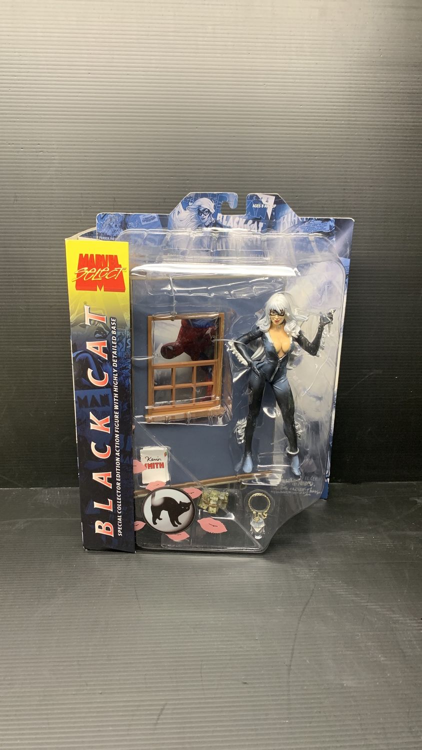 Diamond Select Marvel Comics Spider-Man Black Cat Collector Action Figure