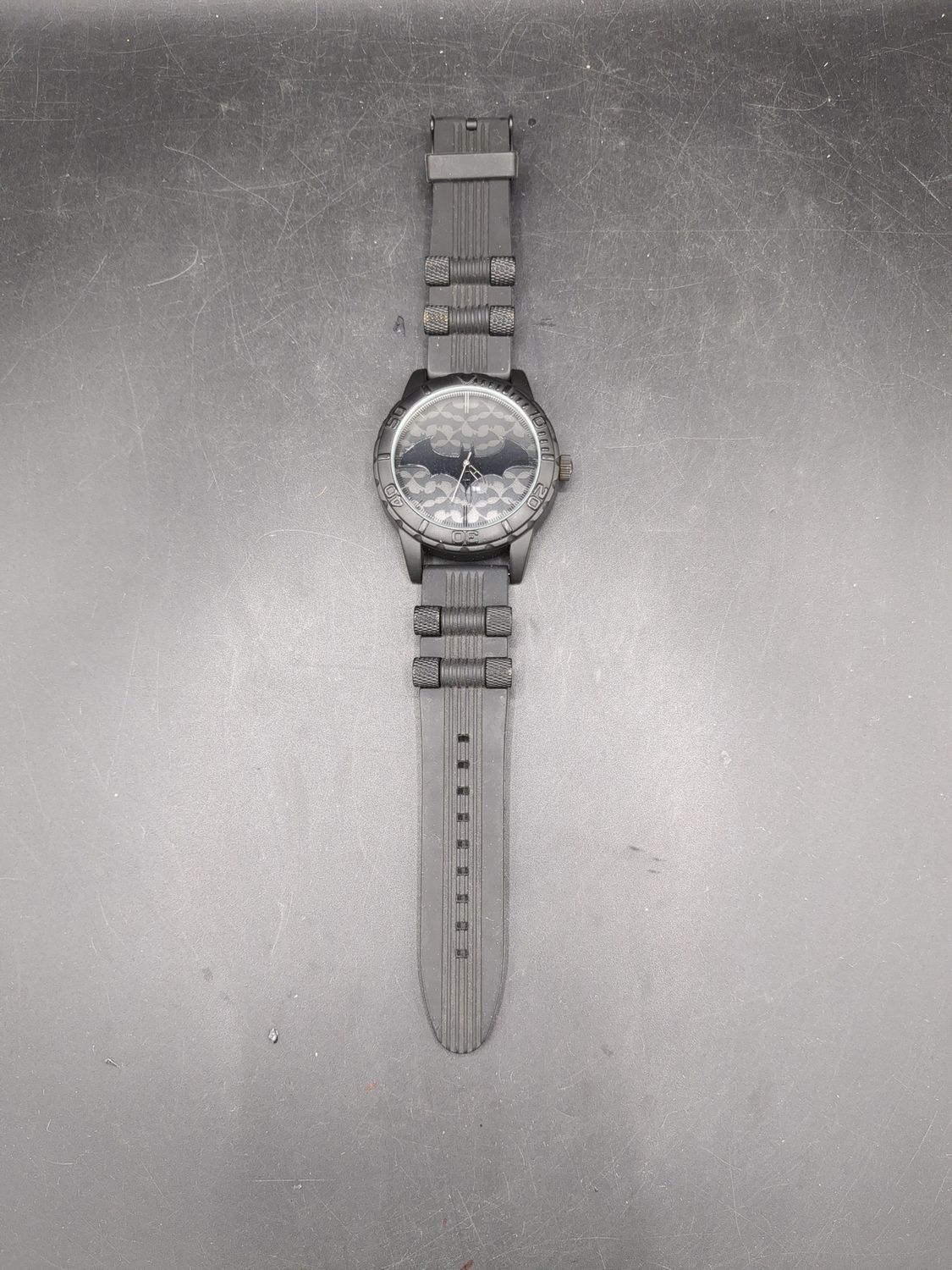 Batman Arkham Knight TM &amp; DC Comics Stainless Steel Caseback Analog Watch - Black (Used)
