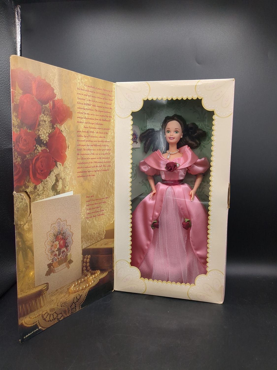 Mattel Barbie Hallmark Special Edition Sweet Valentine 1995