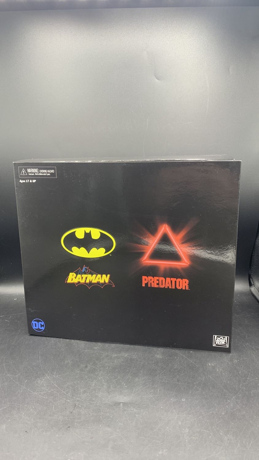 Neca Batman vs The Predator Action Figure 2019