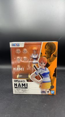 Bandai S.H.Figuarts One Piece Nami -Romance Dawn- Figure