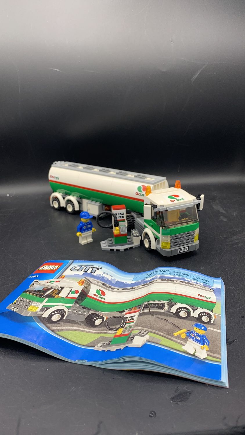 Lego 3180 City Tank Truck 2010 (used) 100% Complete