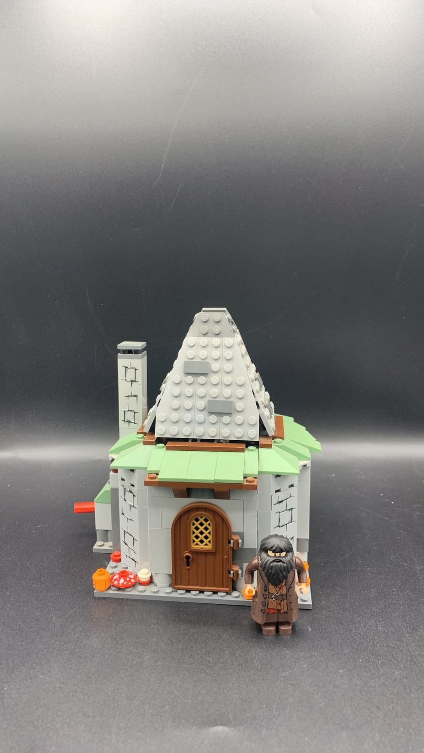 Lego 4738 Harry Potter Hagrid’s Hut {3rd Edition} 2010 (used) 87% Complete Missing Three Minifigures and Spiders  Chipped Sand Green Slope