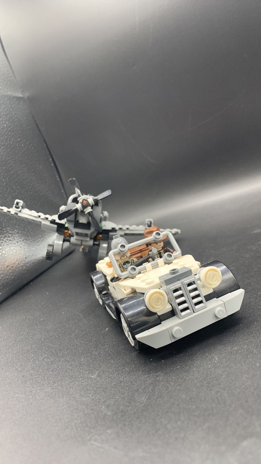 Lego 77012 Indiana Jones Fighter Plane Chase 2023 (used) 97% Complete Missing Street Sign