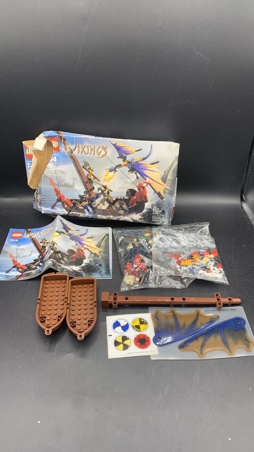 Lego 7016 Vikings Viking Boat against the Wyvern Dragon 2005 (used) Missing Sring  Damaged Box