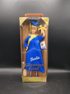 Mattel Millennium Grad Barbie 2000