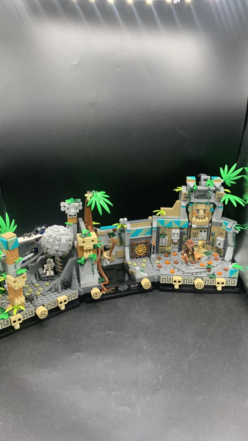 Lego 77015 Raiders of the Lost Ark Temple of the Holden Idol 2023 (used) 100% Complete