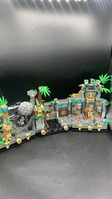 Lego 77015 Raiders of the Lost Ark Temple of the Holden Idol 2023 (used) 100% Complete