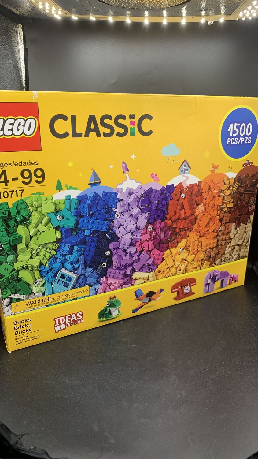Lego 10717 Classic Bricks Bricks Bricks 2018 (Damaged Box)