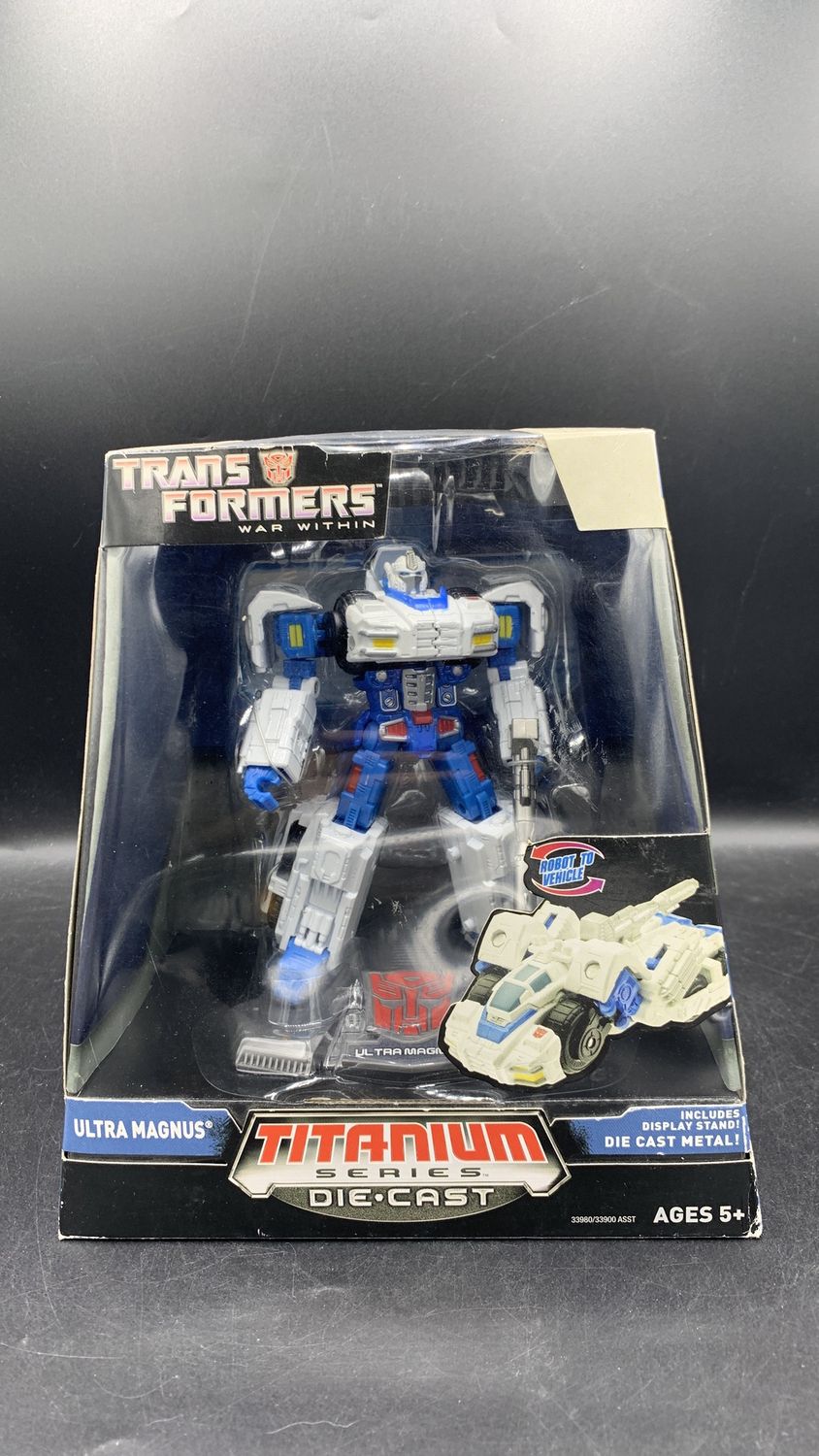 Hasbro Transformers Titanium Series War Within Ultra Magnus Action Figure 2006 (used) Opened Box