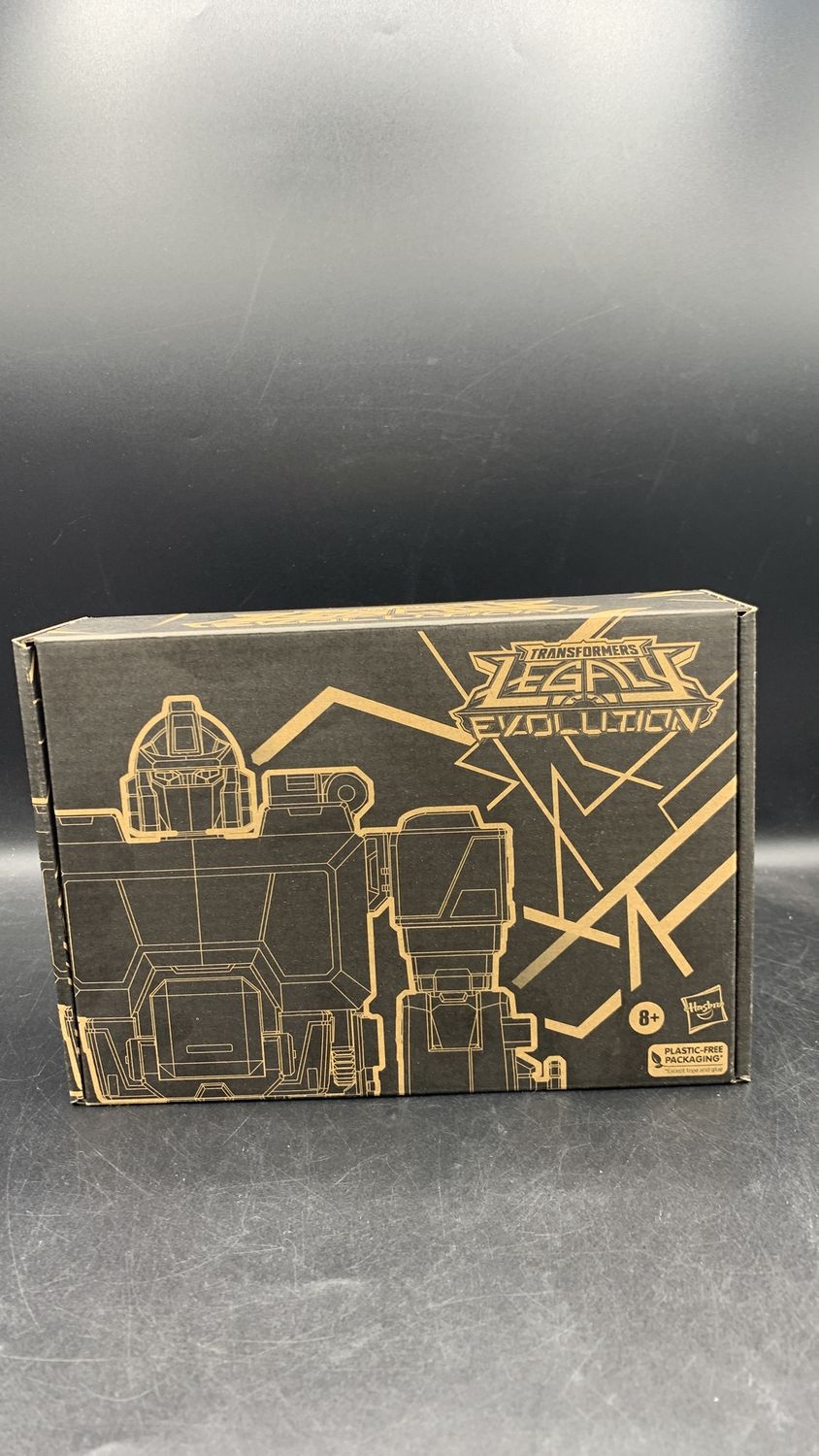 Hasbro Transformers Generation Selects Magnificus Action Figure 2023