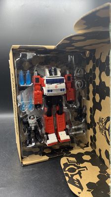 Hasbro Transformers Generation Selects Artfire &amp; Nightstick Figures 2021 (Used) Open Box