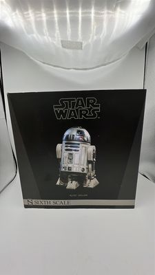 Sideshow Collectibles Star Wars R2-D2 Deluxe Figure 2016