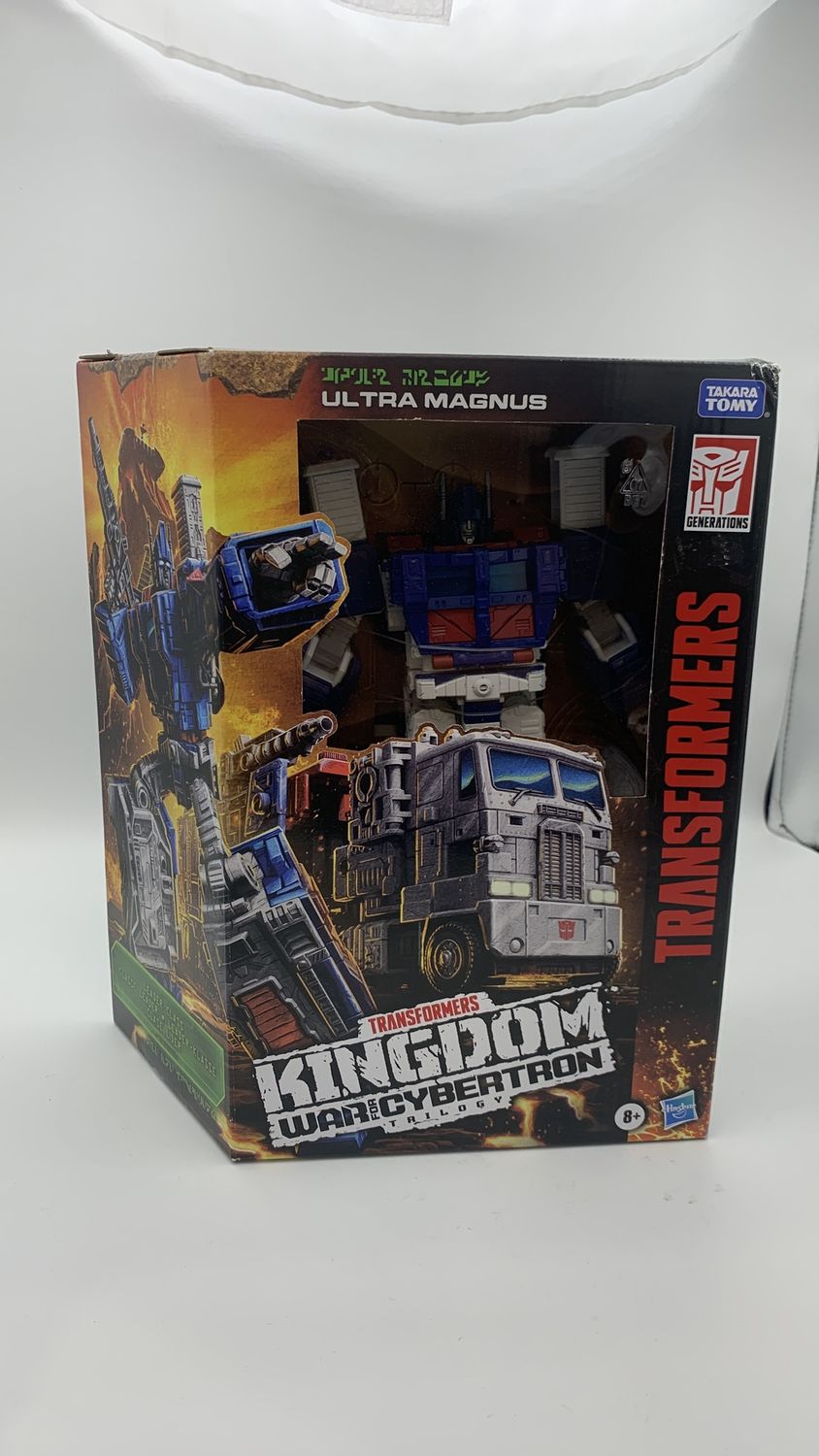 Hasbro Transformers War For Cybertron Kingdom Ultra Magnus Figure 2021