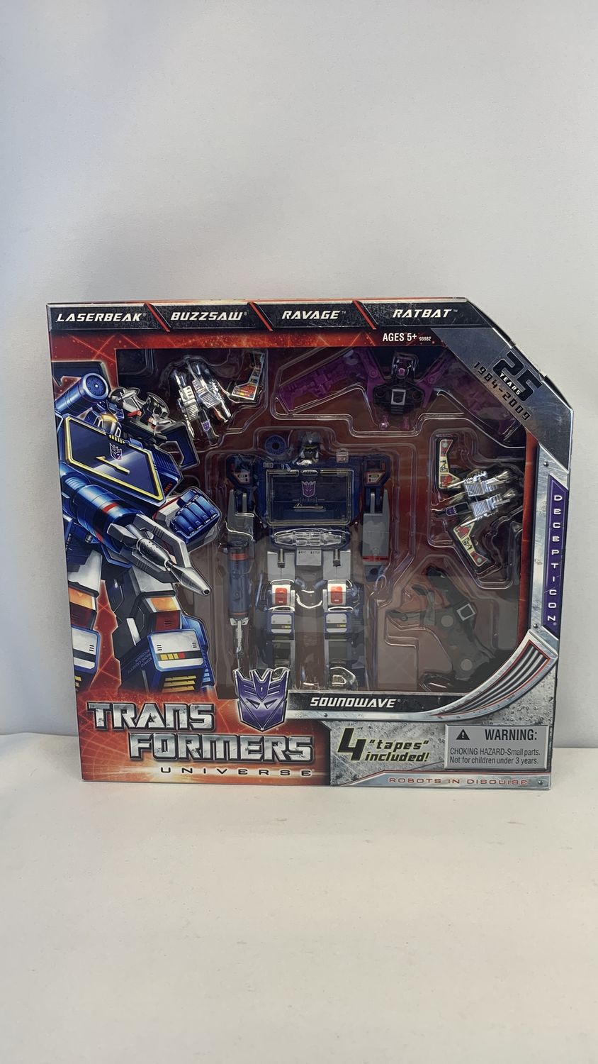 Hasbro Transformers Universe 25 Years Soundwave Figure SDCC 2009