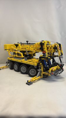 Lego 8421 Technic Mobile Crane 2005 (Used) Complete