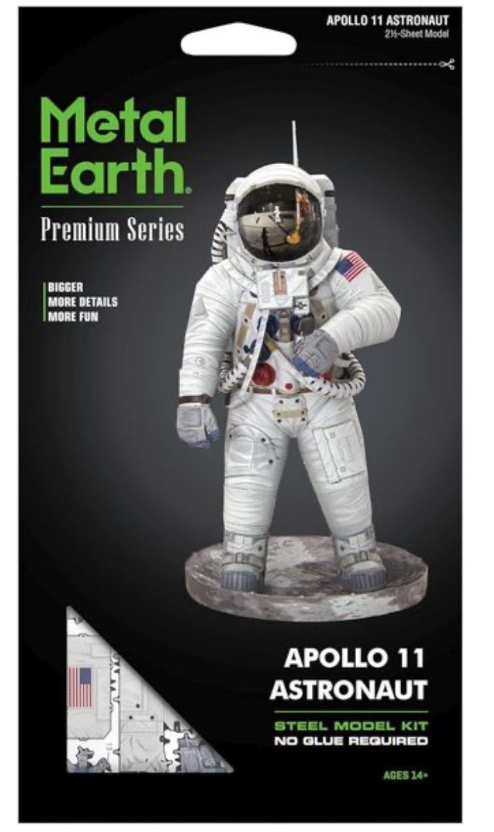Fascinations Metal Earth Premium Series Apollo 11 Astronaut Steel Model Kit