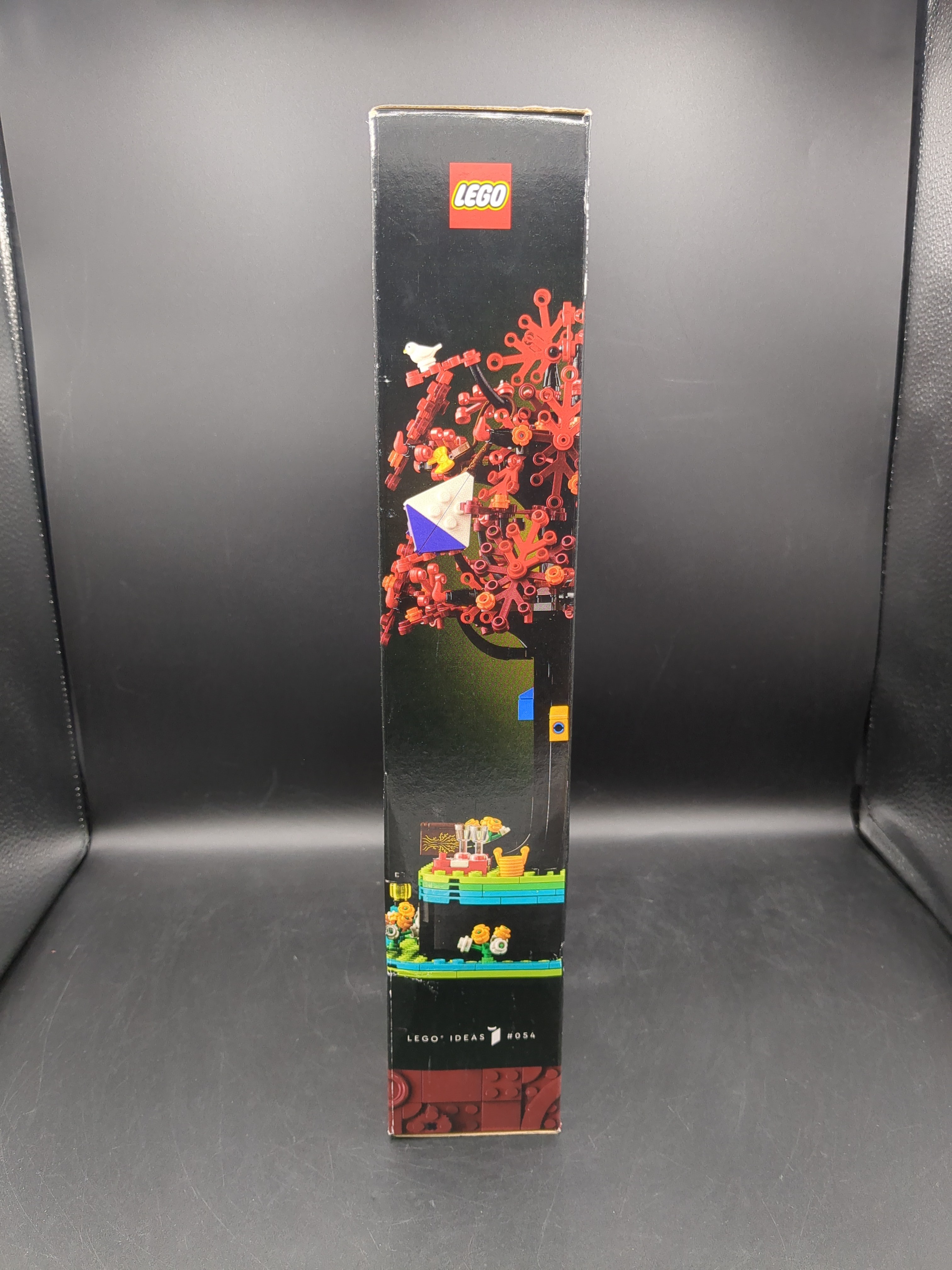 Lego 21346 Ideas Family Tree 2024 view 2