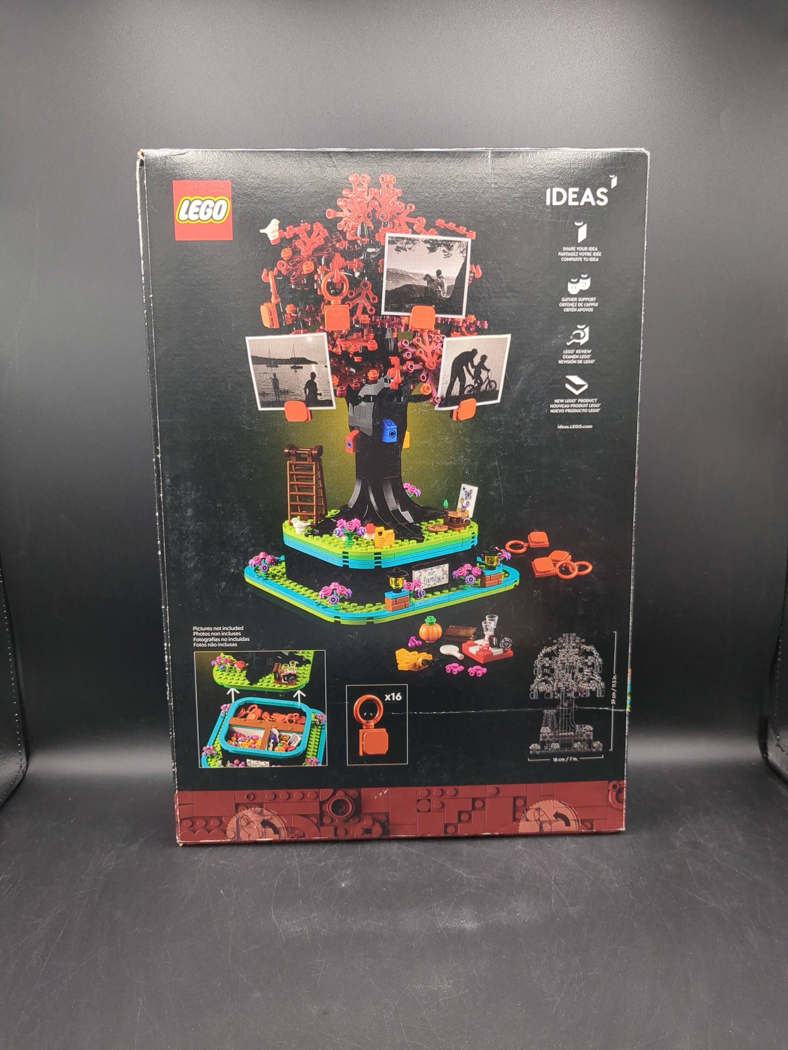 Lego 21346 Ideas Family Tree 2024 view 3