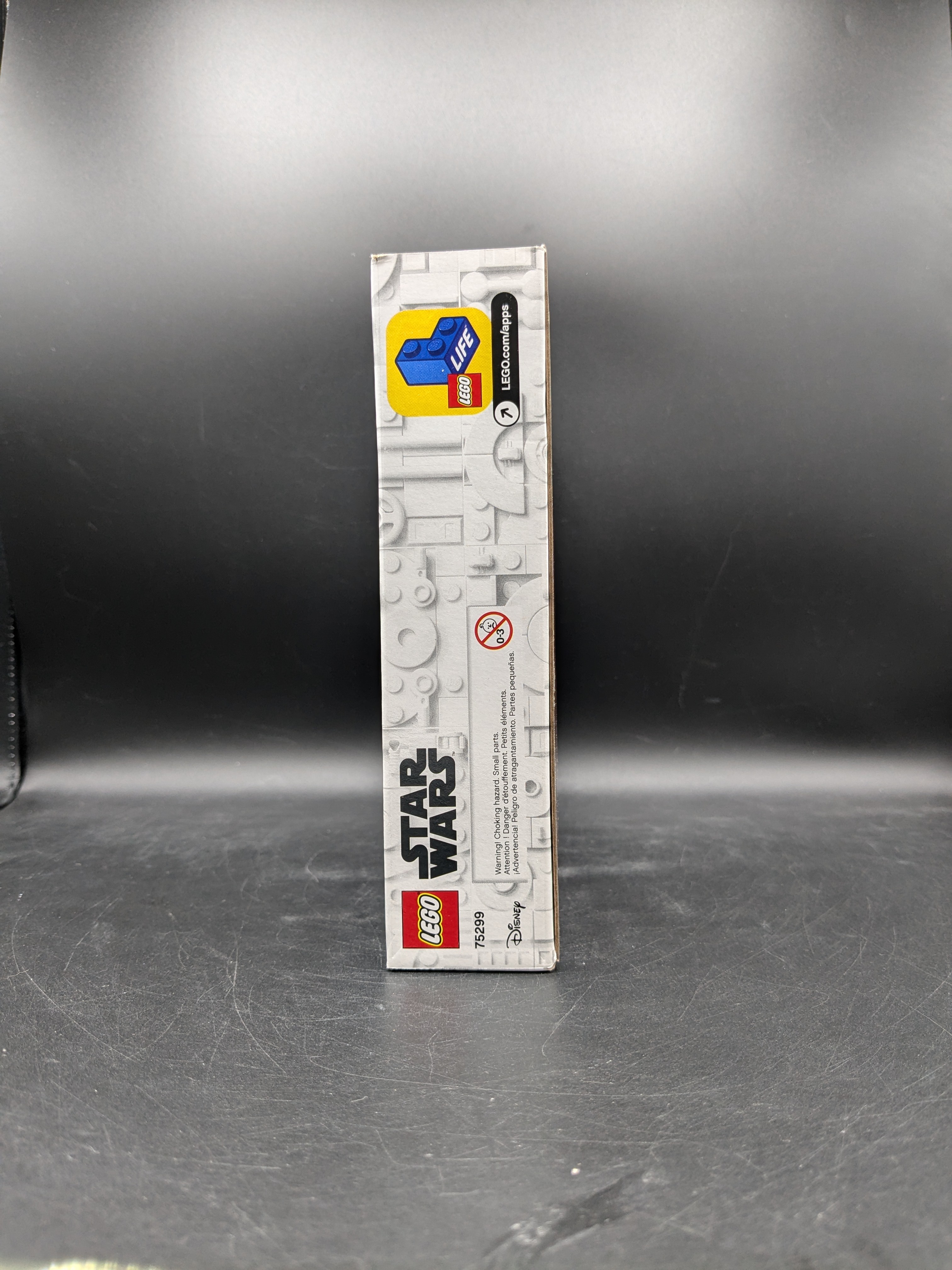 Lego 75299 Star Wars Trouble On Tatooine 2021 view 2