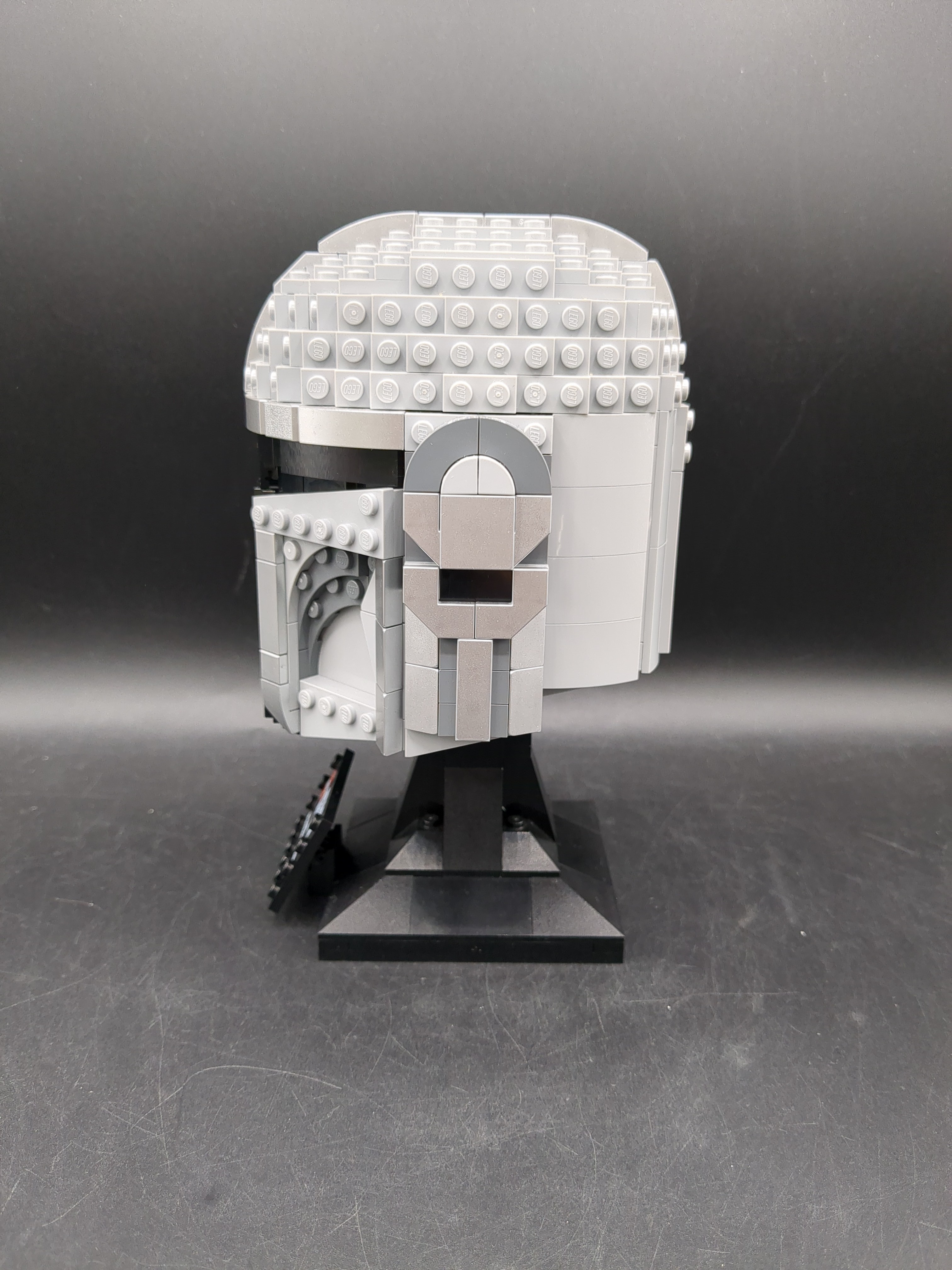 Lego Star Wars 75328 Mandalorian Helmet 2022 (Used) view 2