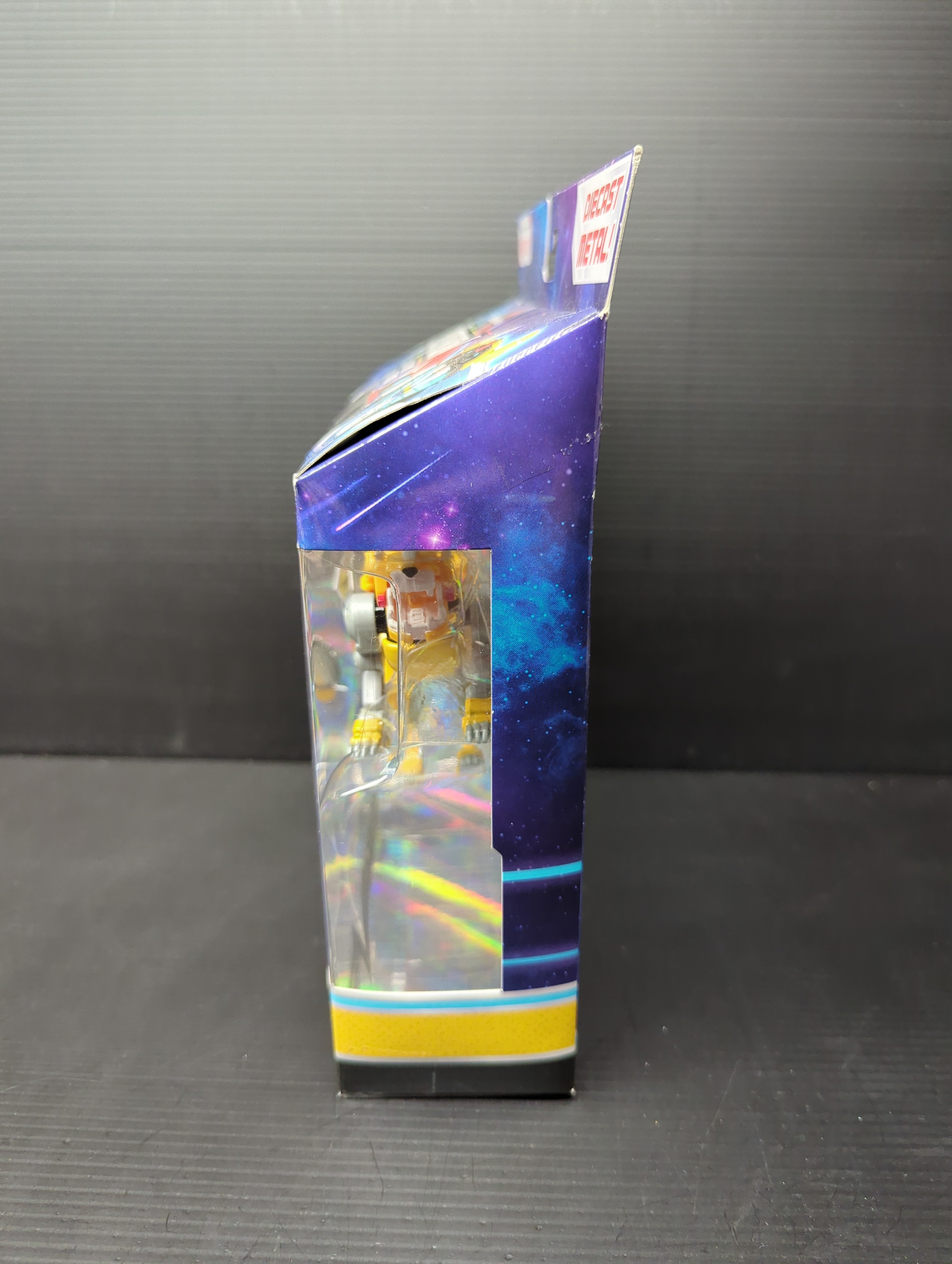 Voltron Metal Defender Yellow Lion Diecast Figure view 4