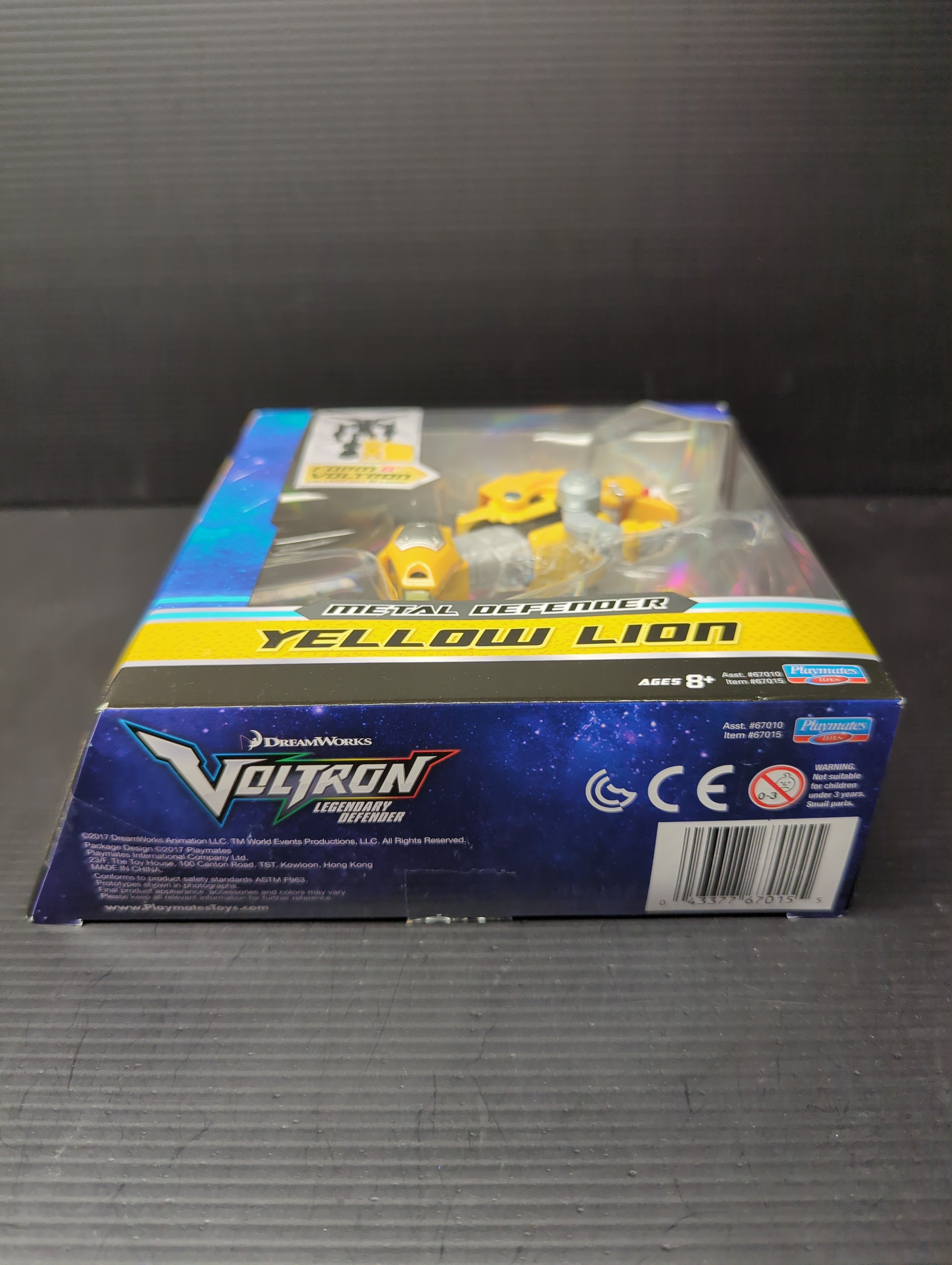 Voltron Metal Defender Yellow Lion Diecast Figure view 5